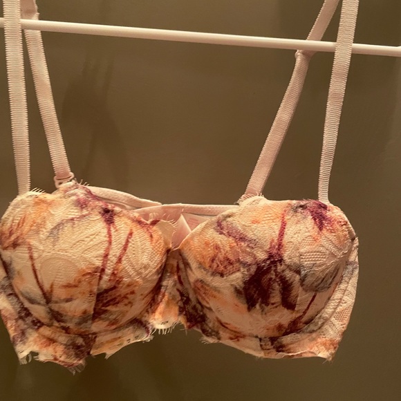 Lacy Push Up Bra VS Pink - Picture 1 of 4